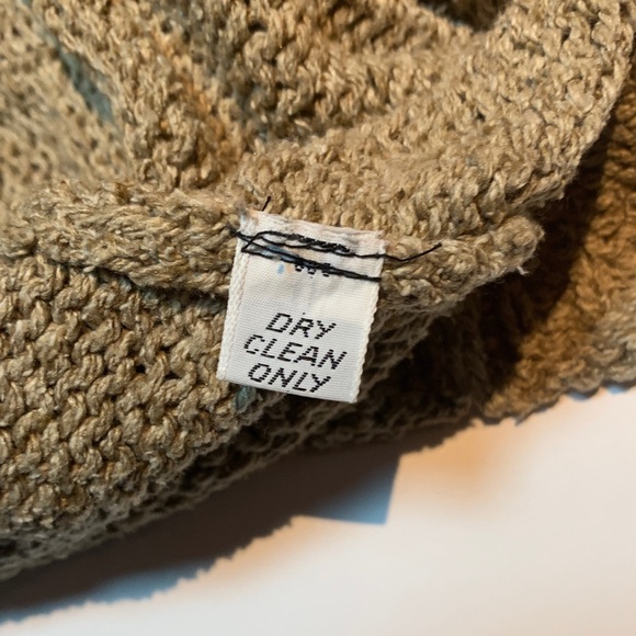 Su-Zen sweater vest - Picture 9 of 9